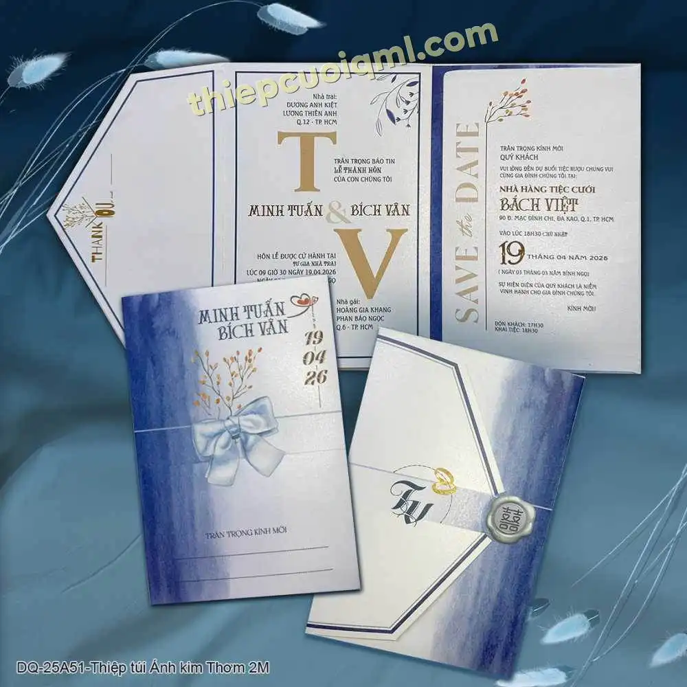 thiệp cưới gấp 4 giá rẻ giấy ánh kim 51