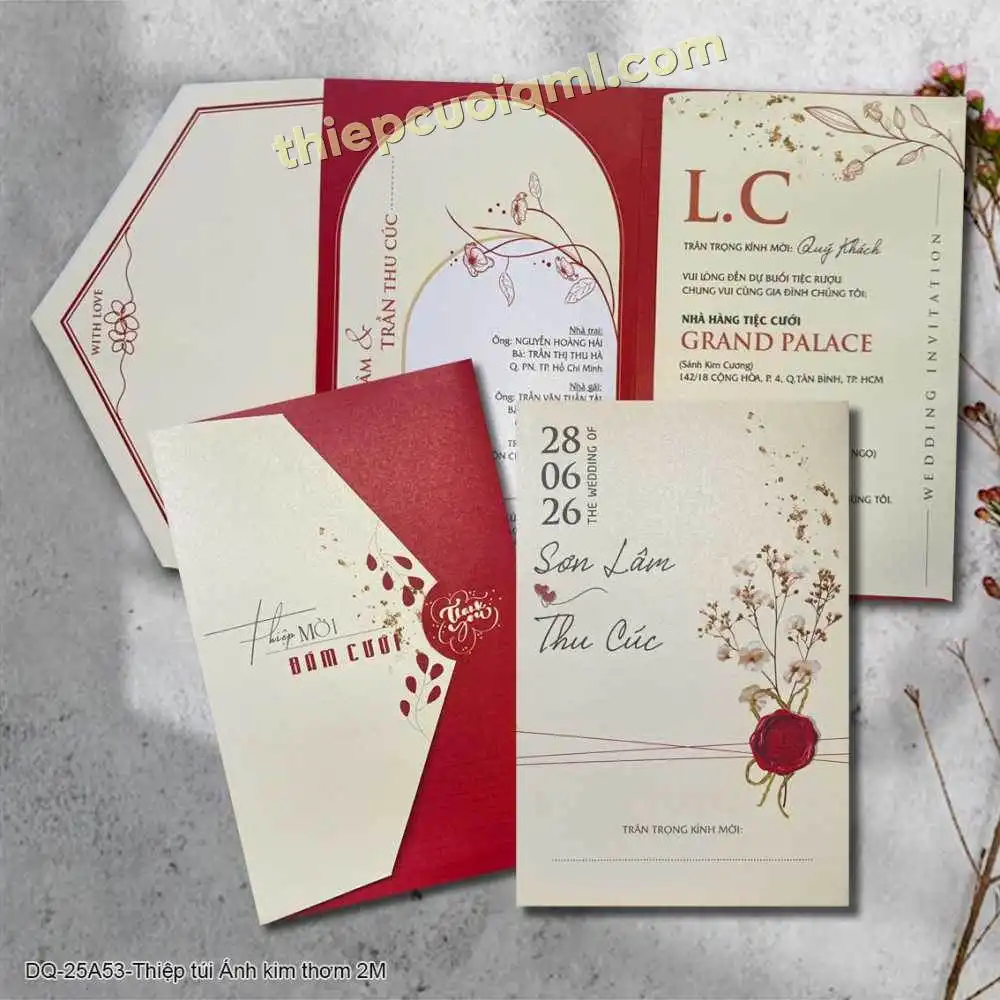 thiệp cưới gấp 4 giá rẻ giấy ánh kim 63